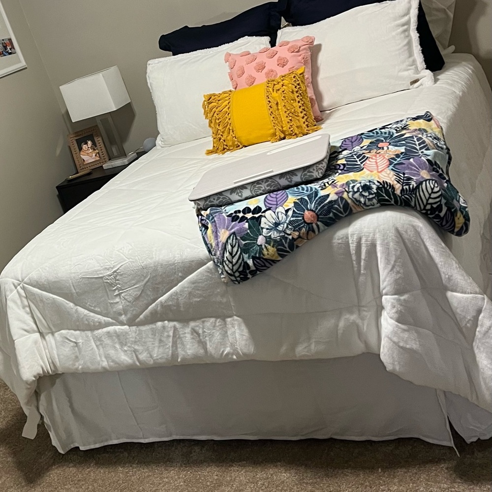 UGG White Comforter Luxurious Bedding